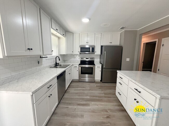 Building Photo - Charming 3 Bedroom Home in Crestview!