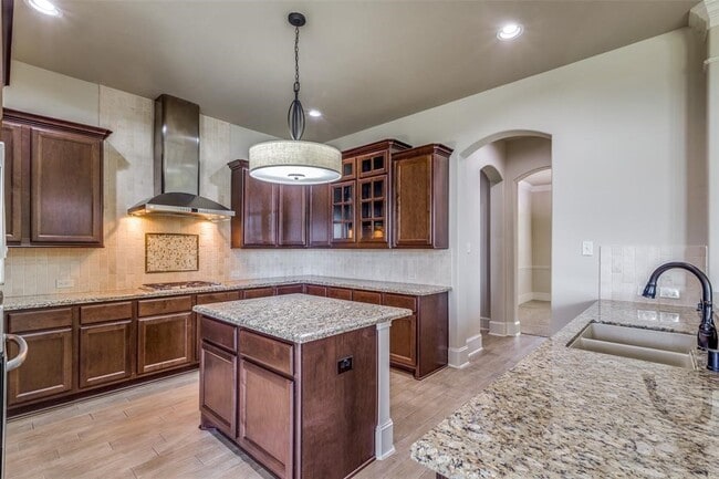 Building Photo - 27323 Piney Ranch Ln