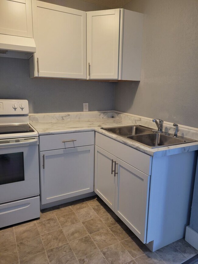 Building Photo - 309 W Williams Street