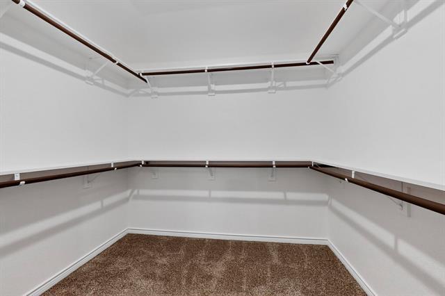 Building Photo - 222 Red Oak Dr