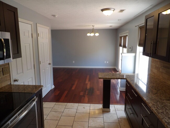 Building Photo - 123 Serena Way
