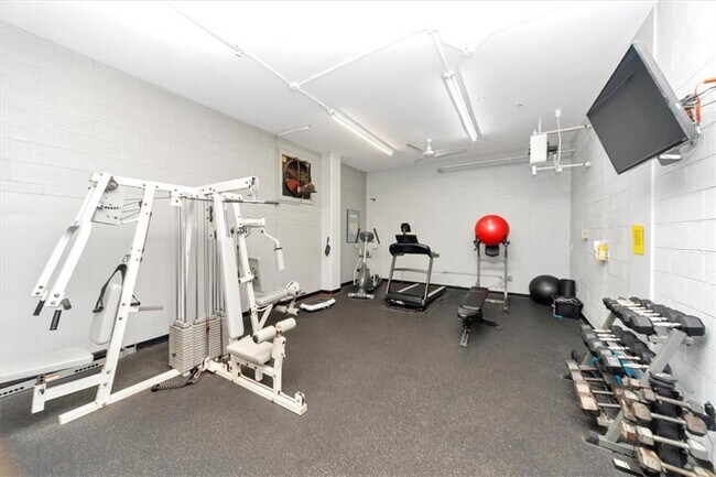 Building Photo - 3060 Pharr Ct N Northwest