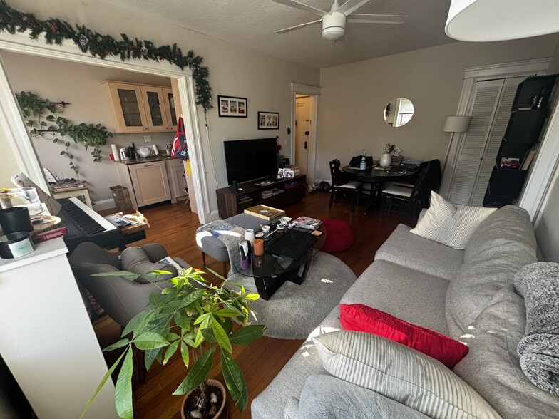 Building Photo - 110 Riverway