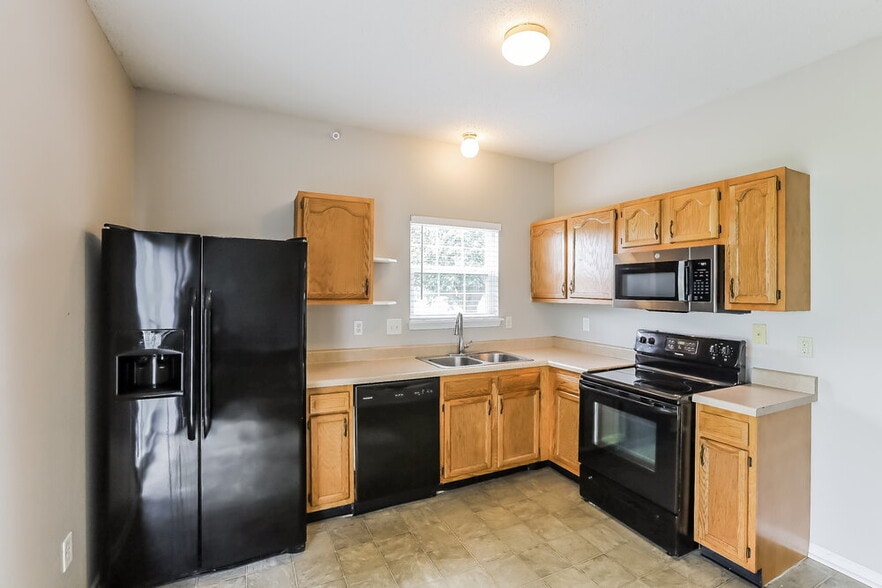 Building Photo - 8010 Whitaker Valley Blvd