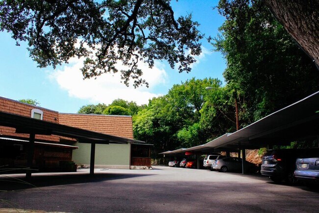 Building Photo - 1500 East Side Dr