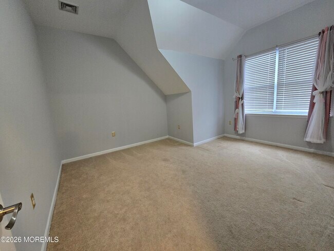 Building Photo - 18 4th Ave