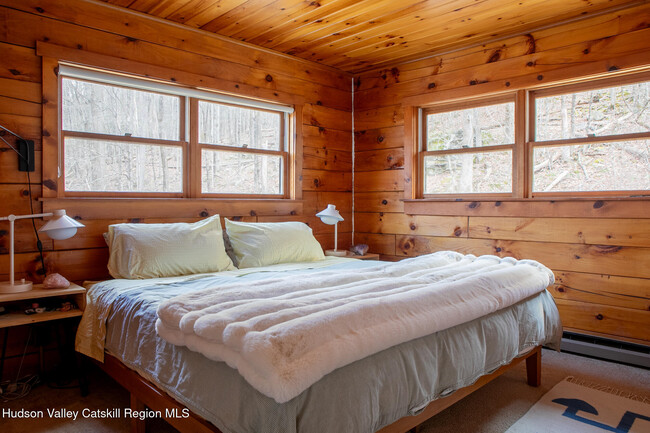 Building Photo - 671 Watson Hollow Rd