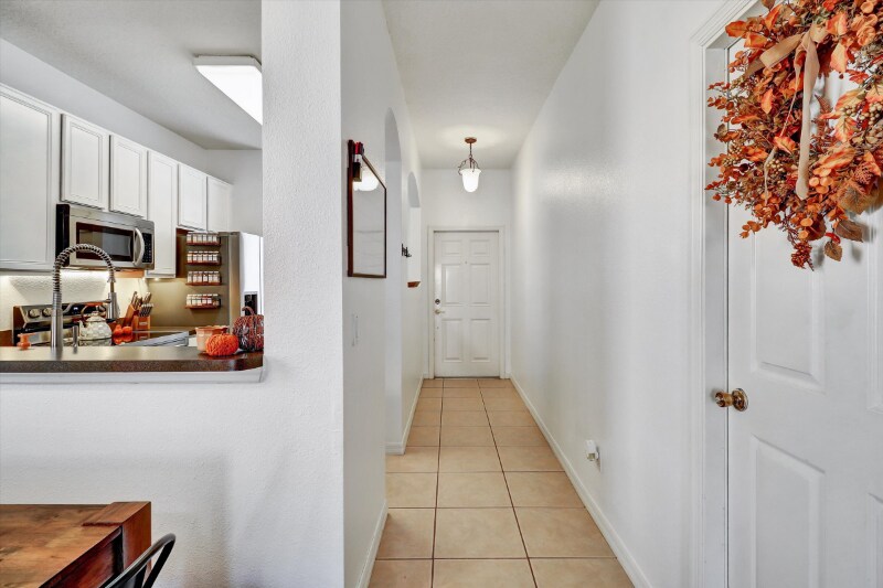 Building Photo - 2761 Retreat View Cir