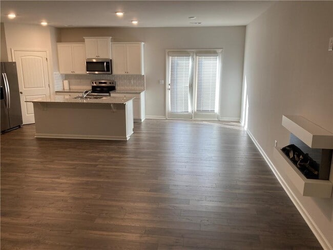 Building Photo - 28 Rustin Ridge