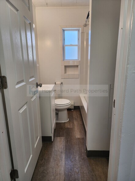 Building Photo - 749 Roberts Ct