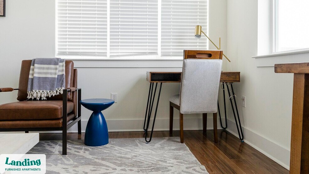 Building Photo - 901 Kelly Green Ln