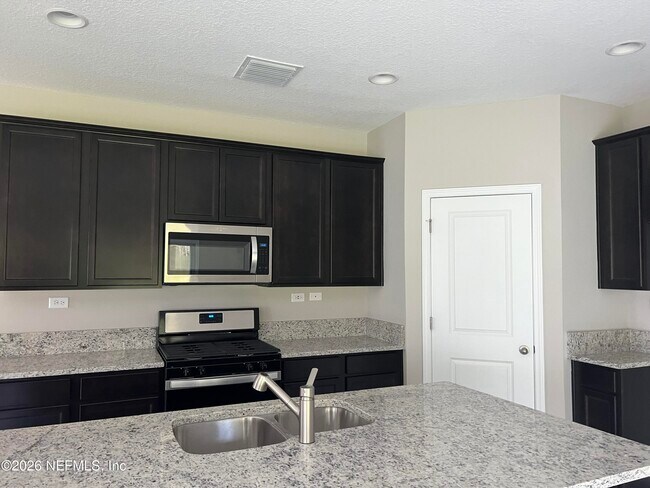 Building Photo - 238 Wineberry Ln