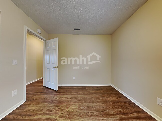 Building Photo - 8928 Waterton Pl