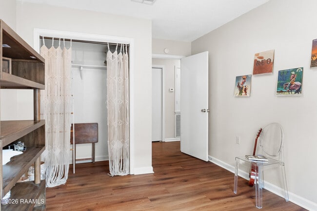 Building Photo - 401 Pinto St