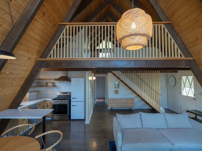 Building Photo - 32355 Nordic Dr