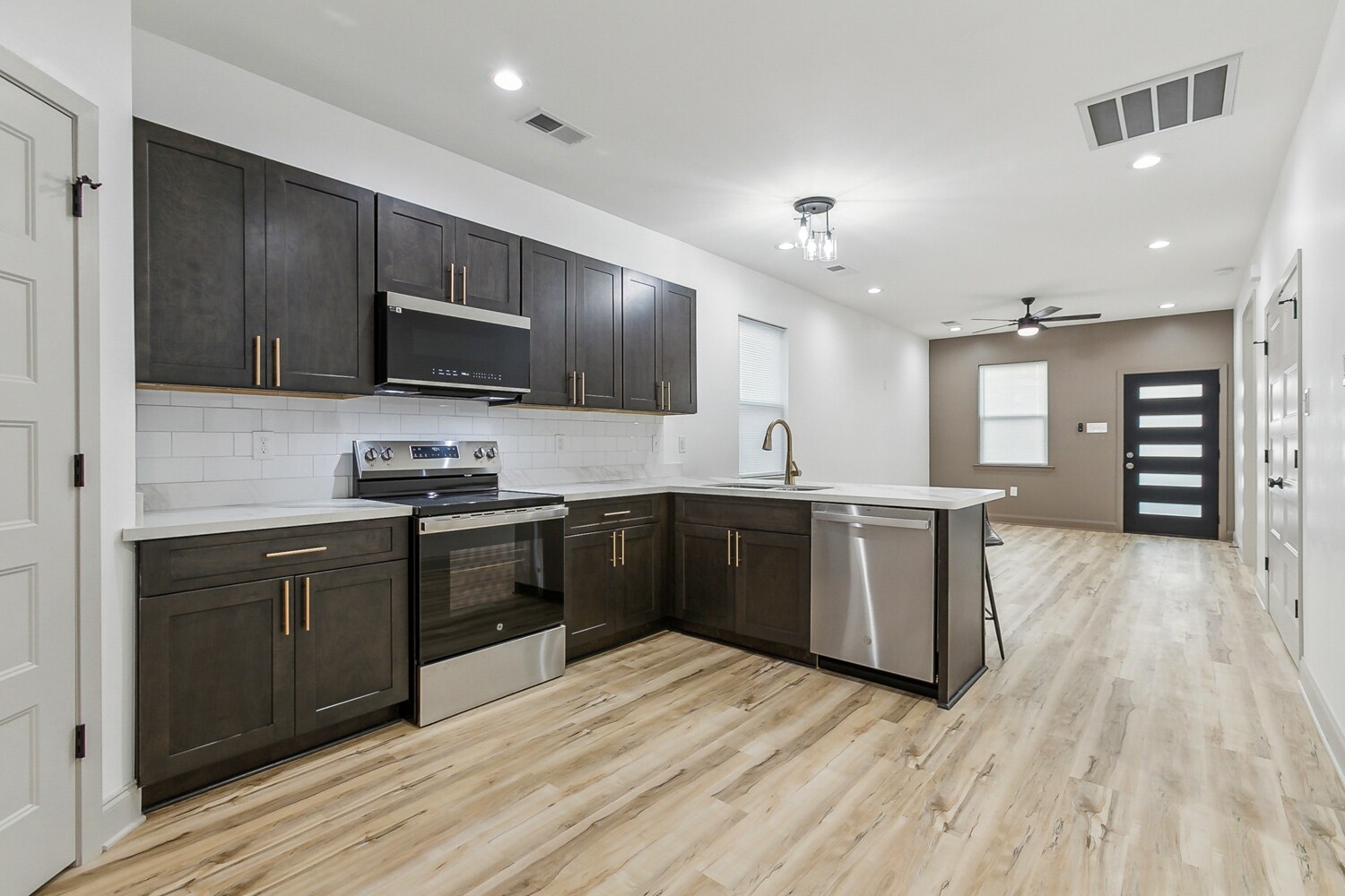 Building Photo - 3923 Clematis St