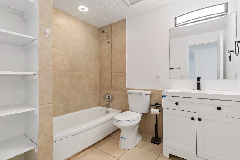 Building Photo - 7 E Diamond St