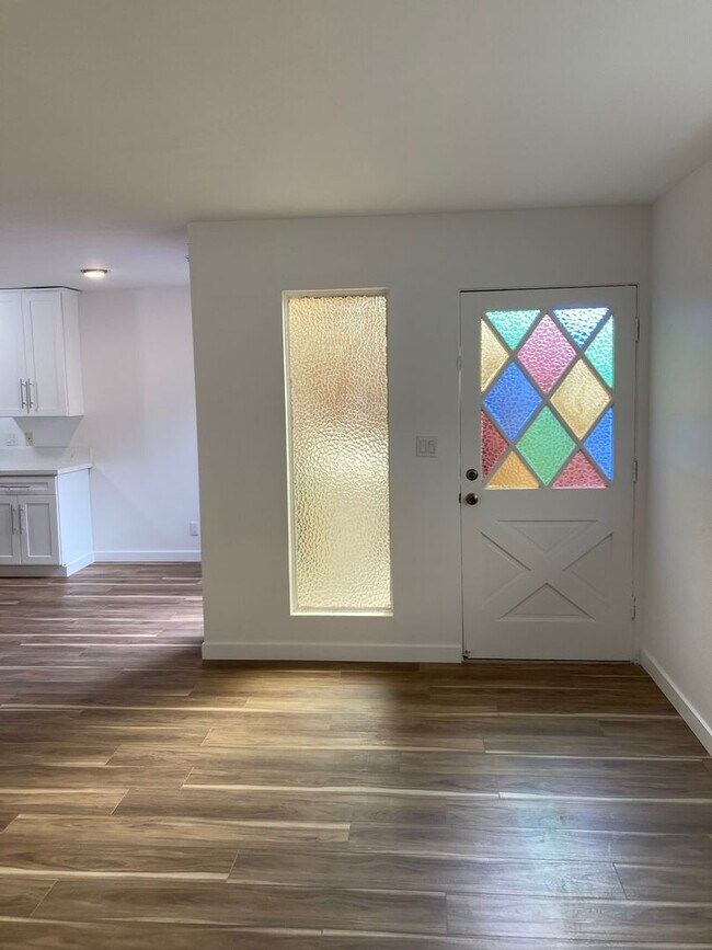 Building Photo - 3811 Green Ave