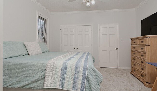 Building Photo - 12374 Lake Vista Dr