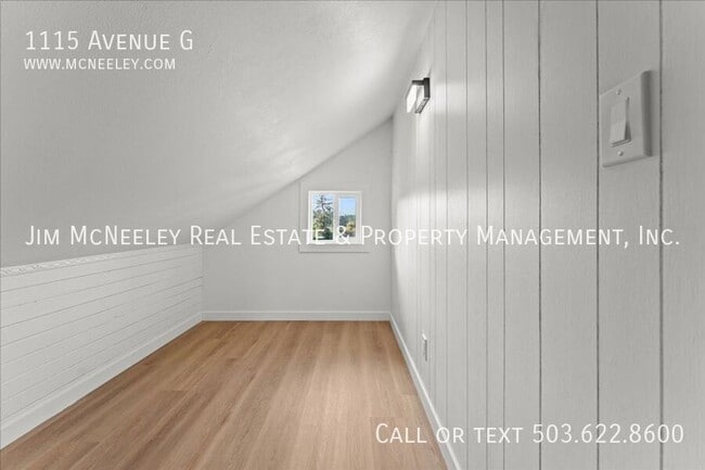 Building Photo - 1115 Avenue G