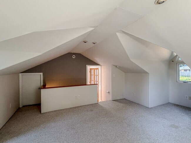 Building Photo - Lovely 4bd/2bth Haller Lake Home in North Seattle, $3,995/mo.