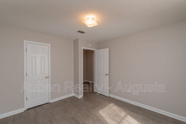 Building Photo - 4689 Oakley Pirkle Rd