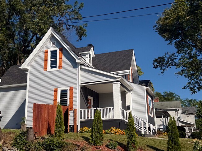 Building Photo - 3219 Beresford Ave