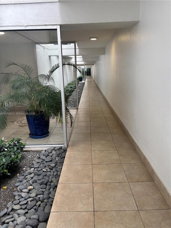 Building Photo - 5845 Collins Ave