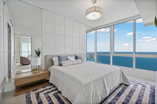 Building Photo - 100 South Pointe Dr