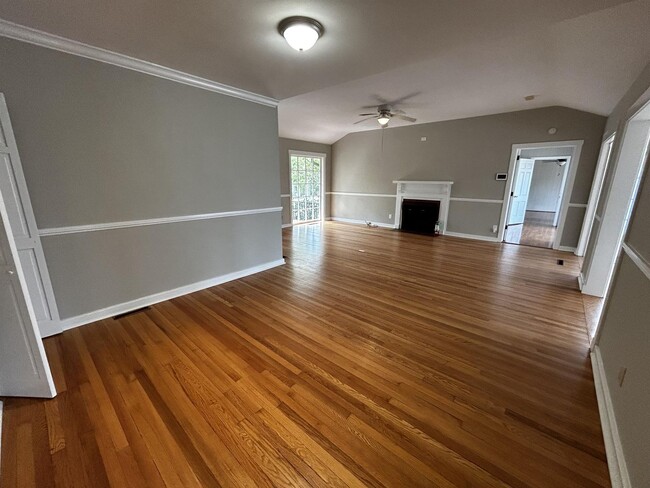 Building Photo - 101 E Lewis Rd