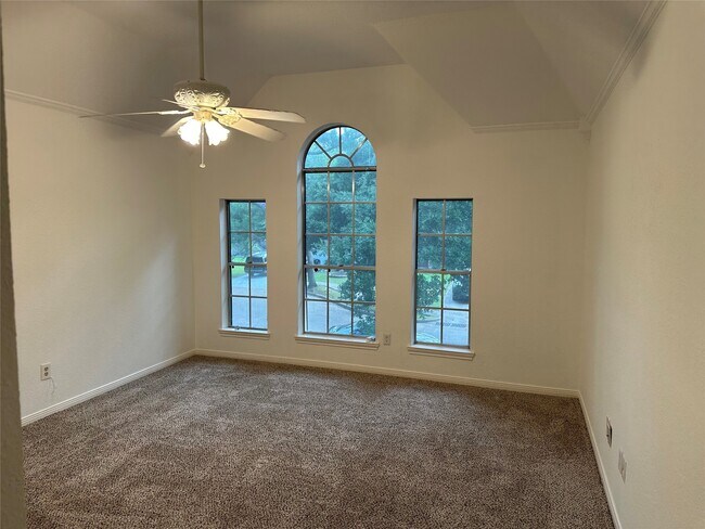 Building Photo - 2627 Double Lake Dr