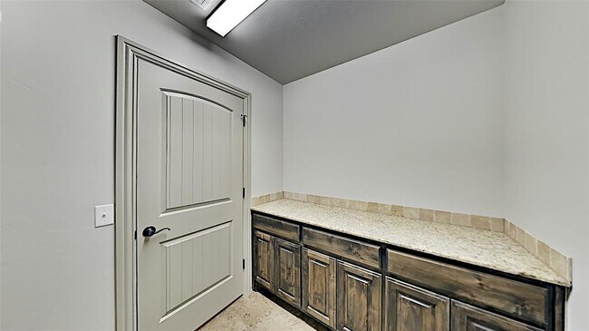 Building Photo - 4809 Arbuckle Dr