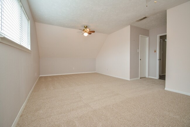 Building Photo - 21318 Park Valley Dr