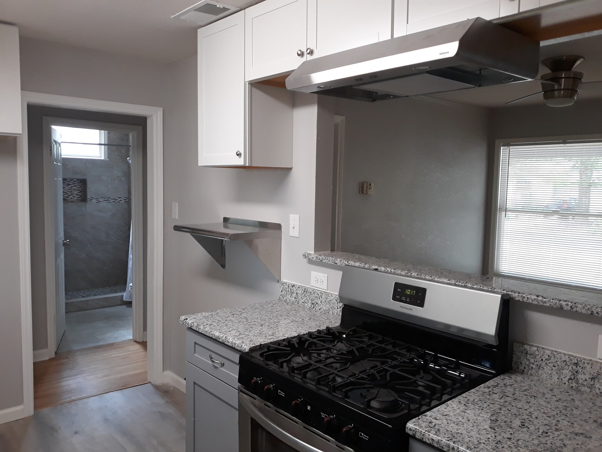 Building Photo - 319 Sumner Dr