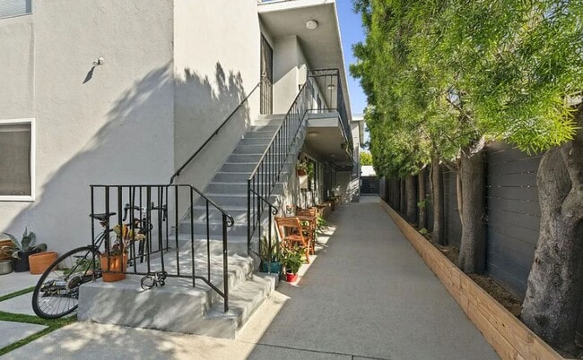 Building Photo - 656 Indiana Ave
