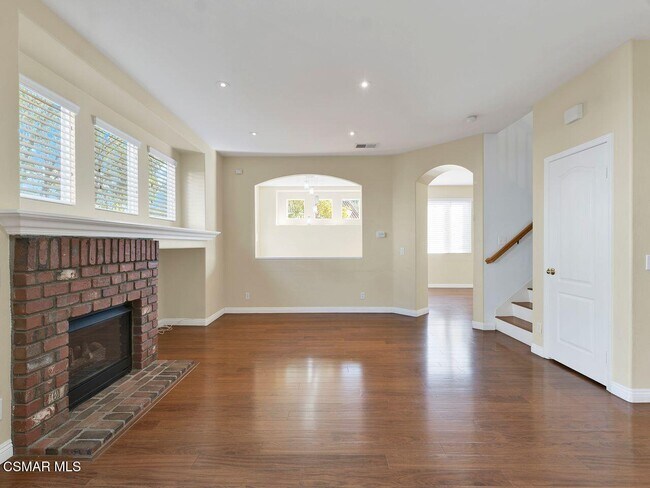 Building Photo - 3865 Angeline St