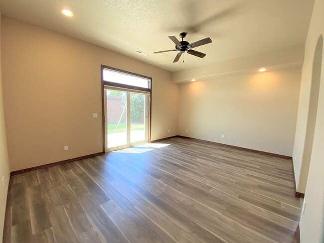 Building Photo - Beautiful, One Level Living in South Richland!