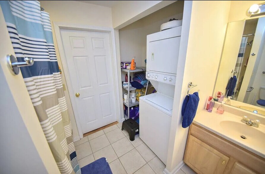 Building Photo - 40 Seneca Creek Rd