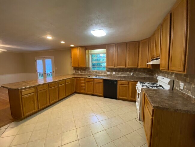 Building Photo - 2507 Waldemar Ln