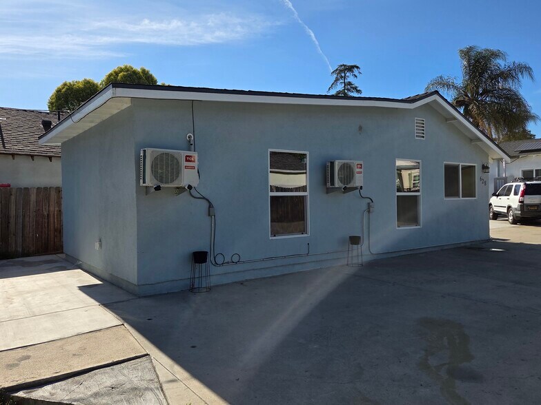 Building Photo - 628 E Kingsley Ave