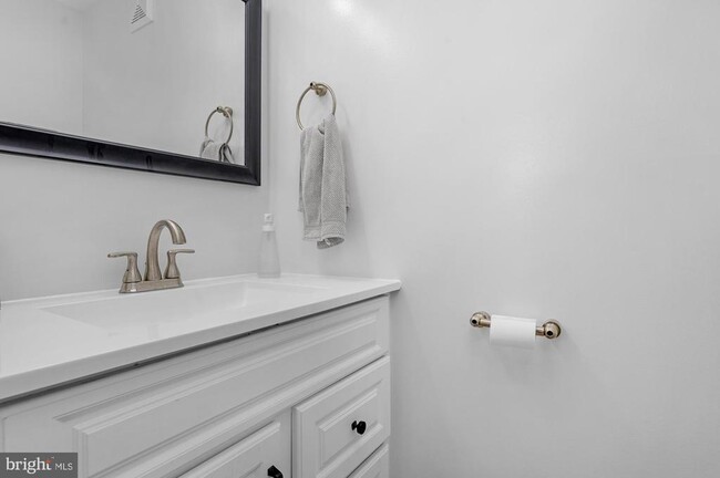 Building Photo - 1329 S Charles St