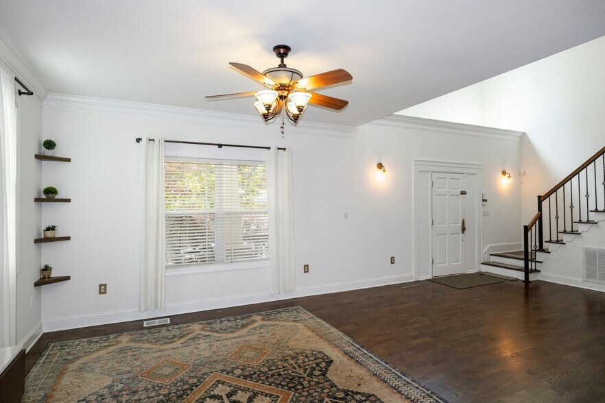 Building Photo - 2038 East Dr
