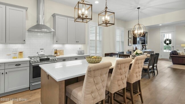 Building Photo - Enviable 4 bedroom and 3.5 bath home with ...