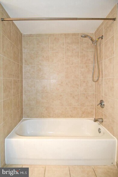 Building Photo - 851 N Glebe Rd