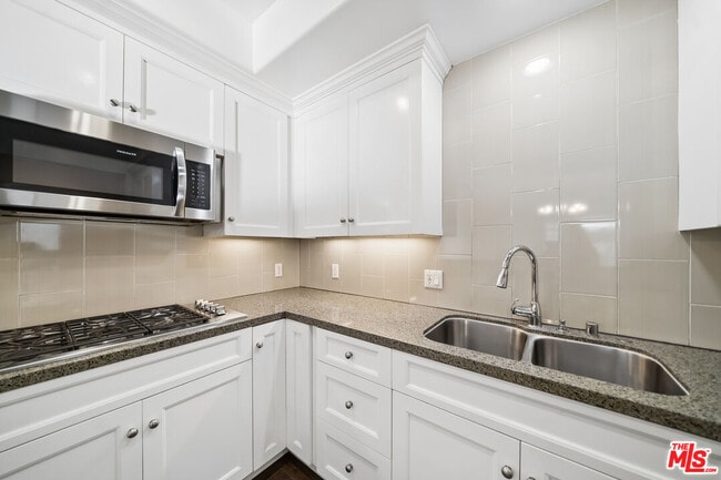 Building Photo - 1050 S Holt Ave