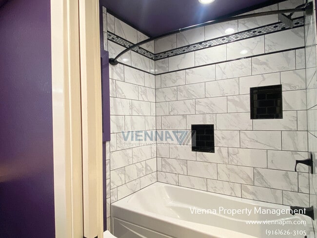 Building Photo - 5668 11th Ave