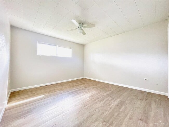 Building Photo - 15 Valley View Dr