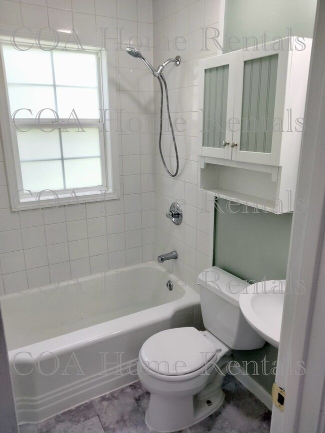Building Photo - Adorable remodeled home