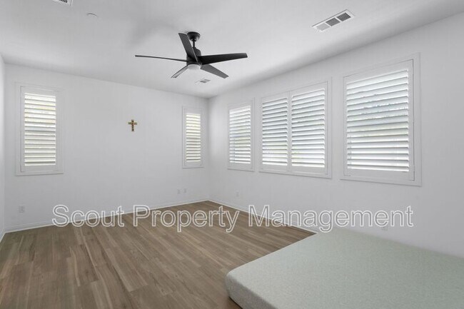 Building Photo - 39598 Lupine Dr