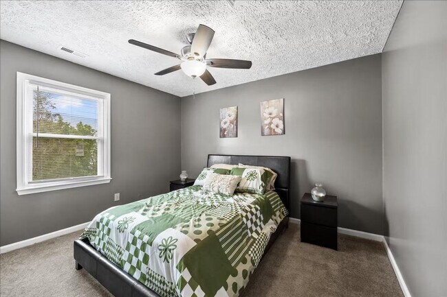 Building Photo - 6 Wavecrest Ct